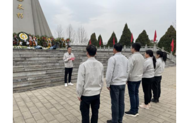 �н����mͥ�Ŀ�_չ�����Ѹ������������мtɫ���񡱻��