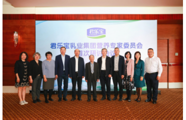 ����(l��)���y��8λԺʿ���W(xu��)�� �����I(y��ng)�B(y��ng)����ί�T��(hu��)�����_�״���ӑ��(hu��)