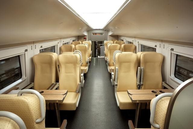 �Ї�(gu��)���п�׃���M��(d��ng)܇(ch��)�M����܇(ch��)��ɽ��˾���ԇ�(y��n) ��Ո(q��ng)������80�(xi��ng)