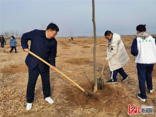 �ӱ���ˮ�ЌW(xu��)�e�С��������죬���N�Gɫ��ֲ����