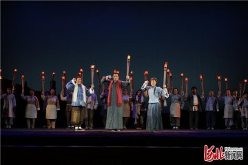 ����ل����Ͼ��¹��� �ӱ����tɫ���_��չ�ݽк��ֽ���