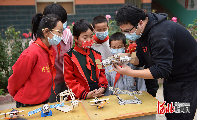 ����m�n�á��c(di��n)ȼ���Ӻ������ ��D1_����.jpg